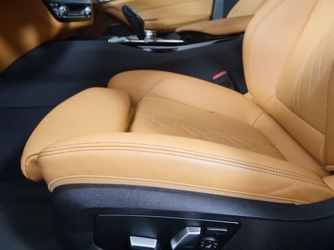 Used 2023 BMW 530i w/ Premium Package RWD image 9