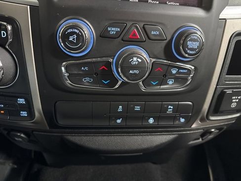 Used 2020 RAM 1500 Classic SLT w/ Luxury Group image 21