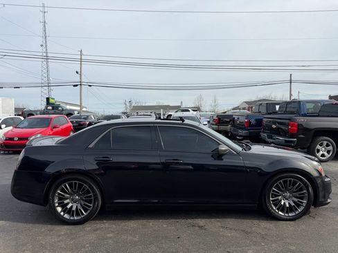 Used 2013 Chrysler 300 C image 2