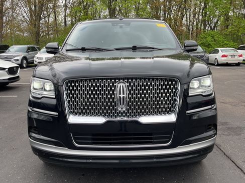 Used 2022 Lincoln Navigator Reserve AWD/4WD image 6