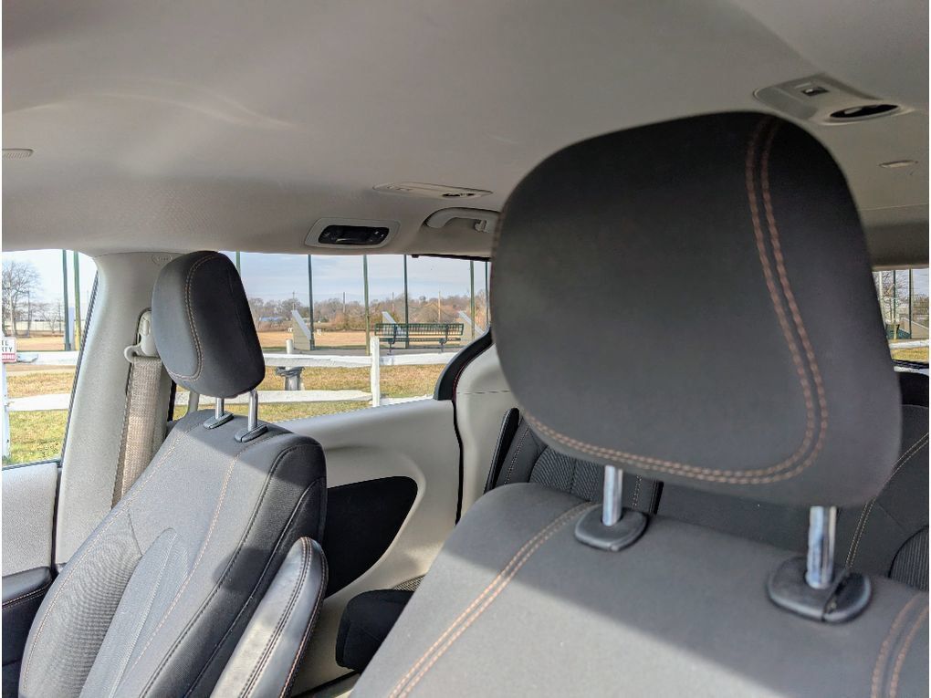 Used 2018 Chrysler Pacifica LX FWD image 15