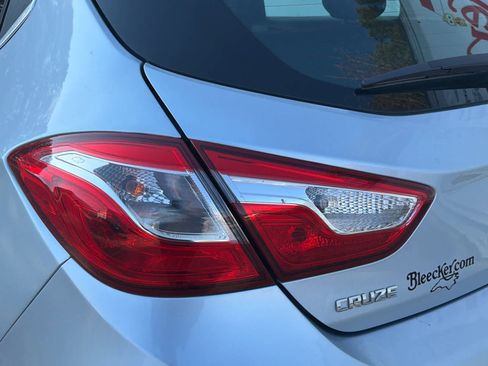 Used 2017 Chevrolet Cruze LT image 15