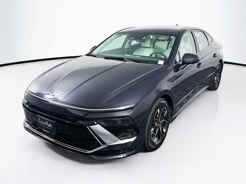 Used 2024 Hyundai Sonata SEL FWD image 3