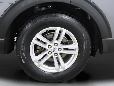 Used 2022 Ford Explorer XLT w/ Equipment Group 202A image 32