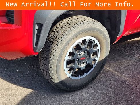 Used 2024 Toyota Tacoma TRD Off-Road image 6