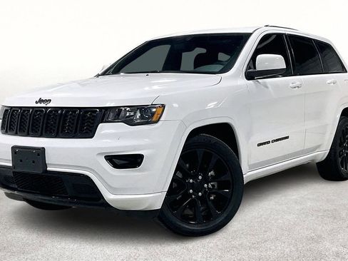 Used 2019 Jeep Grand Cherokee Altitude image 14