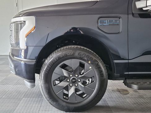 New 2025 Ford F150 Lightning Flash AWD/4WD image 9