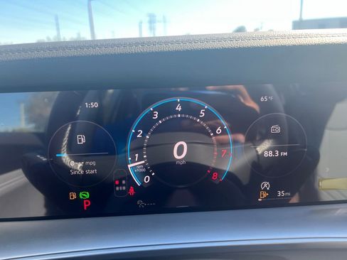 New 2026 Volkswagen Tiguan SE image 24