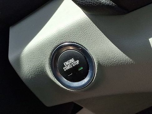 Used 2022 GMC Terrain SLT w/ Tech Package FWD image 23