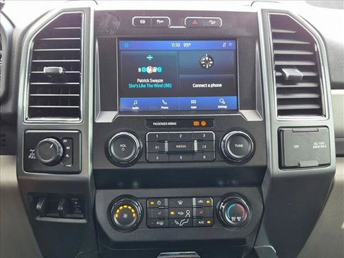 Used 2022 Ford F250 XLT w/ XLT Premium Package AWD/4WD image 14