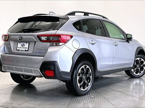 Used 2023 Subaru Crosstrek 2.0i Premium image 2