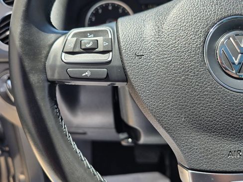 Used 2014 Volkswagen Tiguan SEL FWD image 28