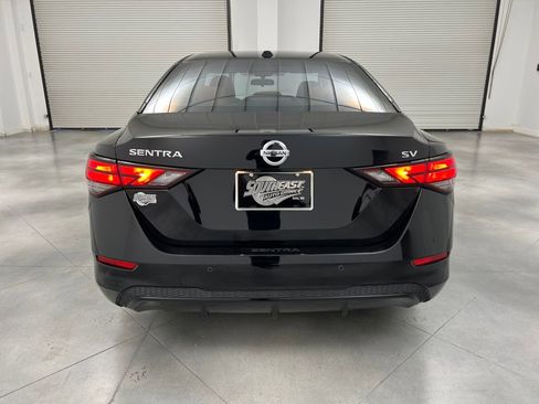 Used 2022 Nissan Sentra SV w/ SV Premium Package image 6