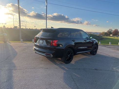 Used 2021 Kia Sorento SX image 3