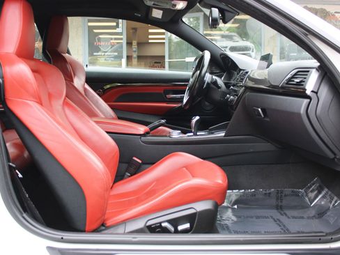 Used 2018 BMW M4 Coupe RWD image 7