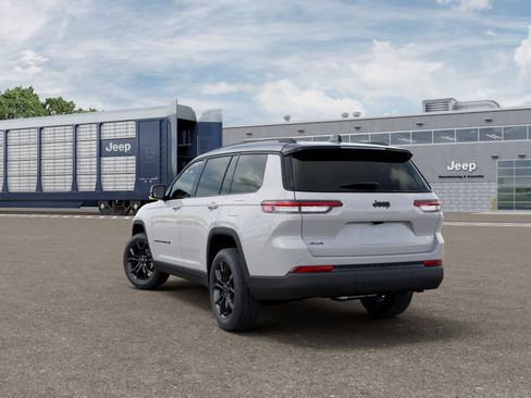 New 2025 Jeep Grand Cherokee L Limited AWD/4WD image 3