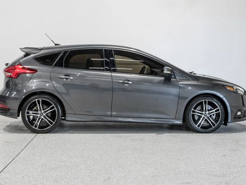 Used 2015 Ford Focus ST w/ Equipment Group 401A image 5