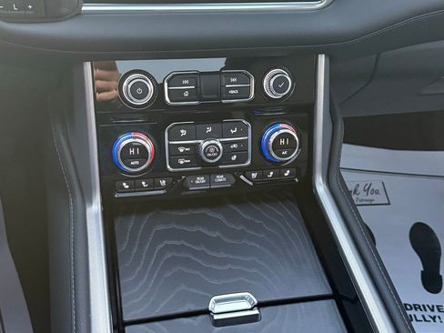Used 2024 GMC Yukon XL Denali w/ Advanced Technology Package image 44