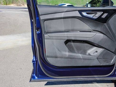 Used 2025 Audi Q4 e-tron Premium Plus w/ Premium Plus image 22