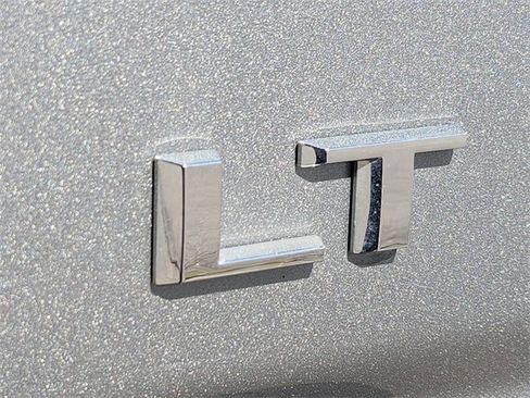 Used 2025 Chevrolet Silverado 1500 LT image 12