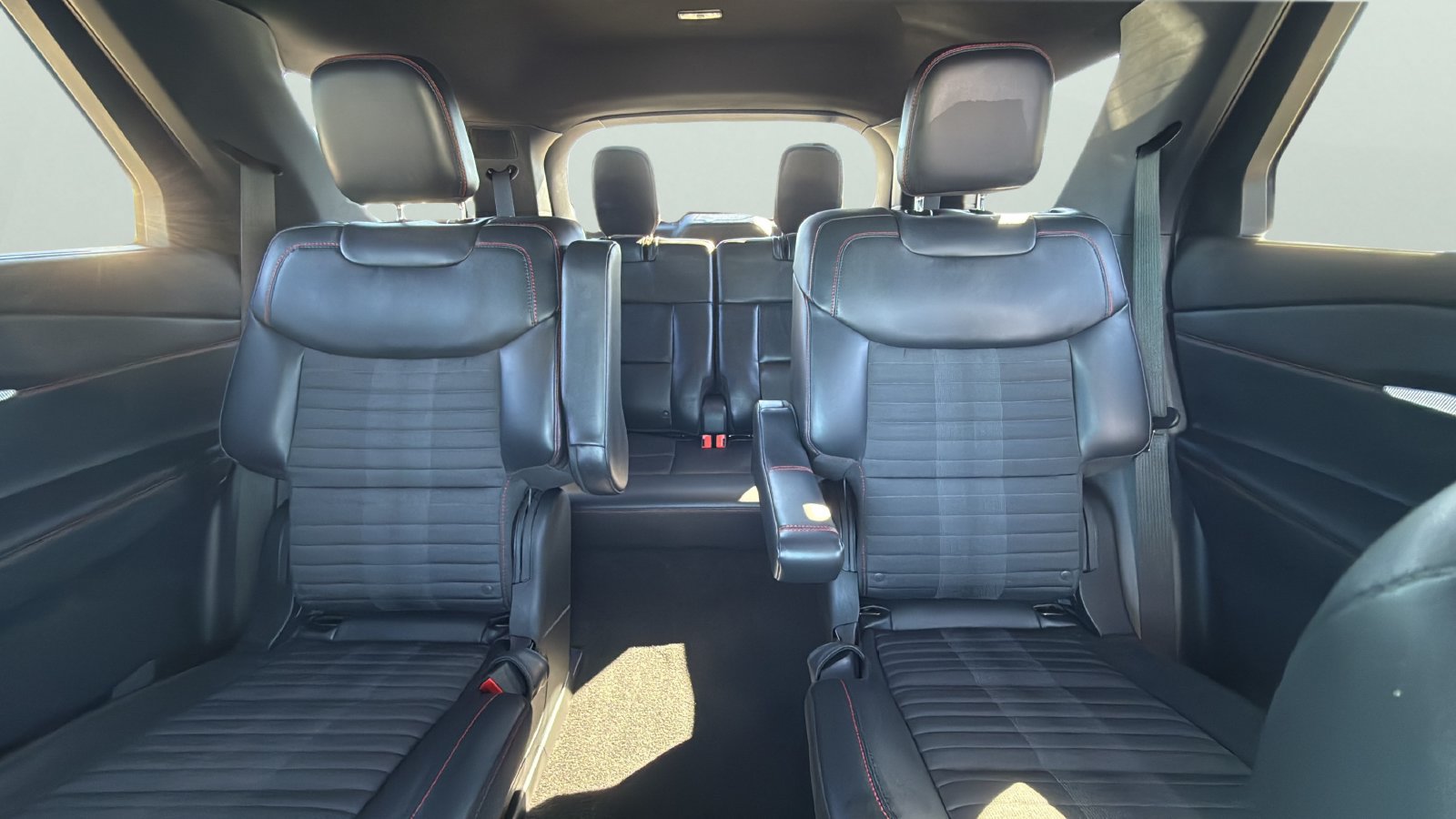 Used 2025 Ford Explorer ST-Line w/ Premium Package RWD image 25