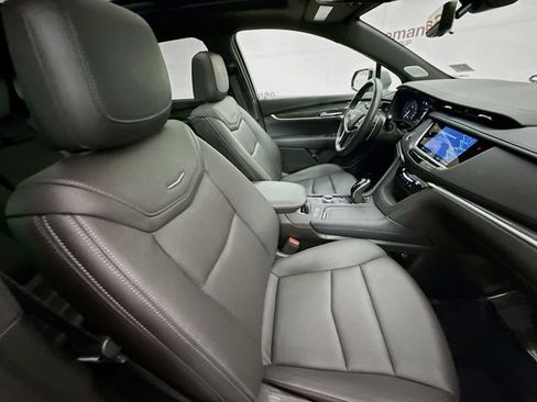 Used 2024 Cadillac XT5 Sportv w/ Technology Package image 32