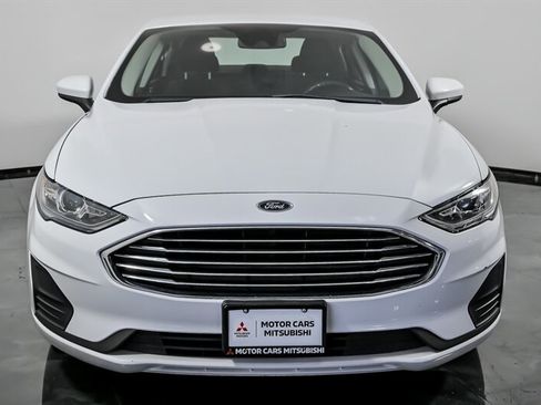Used 2019 Ford Fusion SE FWD image 4