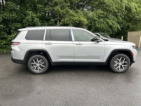 New 2025 Jeep Grand Cherokee L Limited image 9