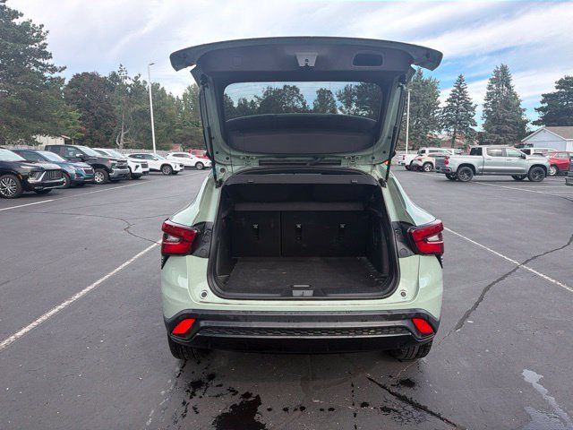 Used 2024 Chevrolet Trax RS w/ Driver Confidence Package FWD image 10