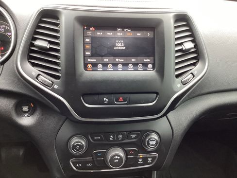 Used 2020 Jeep Cherokee Latitude Plus w/ Cold Weather Group image 14