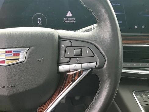 Certified 2022 Cadillac Escalade Premium Luxury image 17