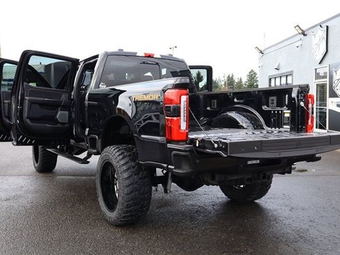 Used 2024 Ford F350 Platinum w/ Tremor Off-Road Package AWD/4WD image 32