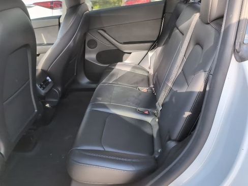 Used 2022 Tesla Model Y Performance image 21