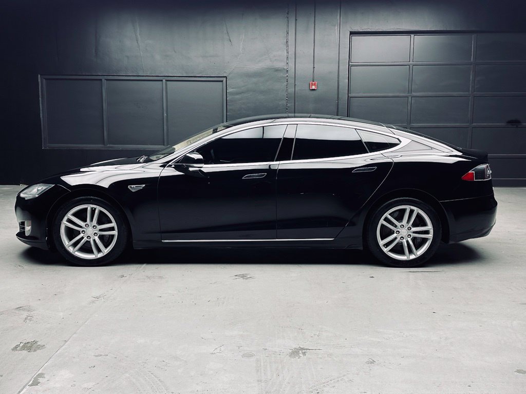 Used 2013 Tesla Model S Performance RWD image 5