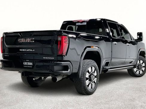 Used 2025 GMC Sierra 3500 Denali w/ Denali Reserve Package image 2
