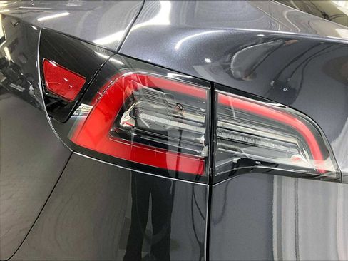 Used 2024 Tesla Model Y Long Range image 35