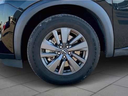 Used 2022 Nissan Pathfinder SV w/ SV Premium Package image 11