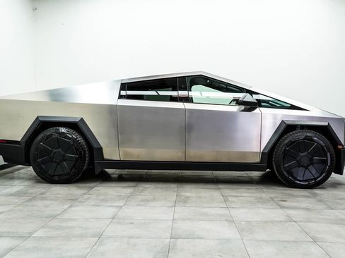 Used 2024 Tesla Cybertruck AWD Crew Cab image 10