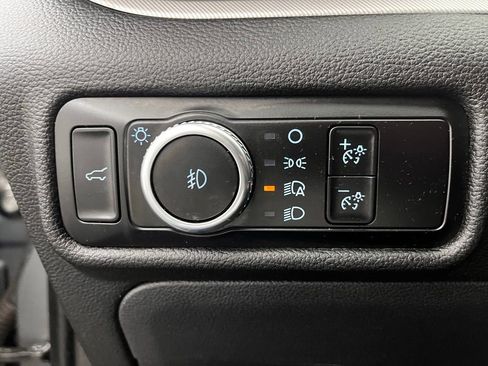 Used 2023 Ford Explorer XLT w/ Equipment Group 202A image 26