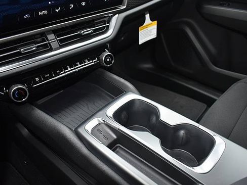 New 2026 Chevrolet Equinox EV LT image 12