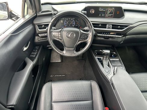 Used 2019 Lexus UX 200 w/ Accessory Package 2 FWD image 26