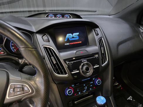 Used 2017 Ford Focus RS AWD/4WD image 24