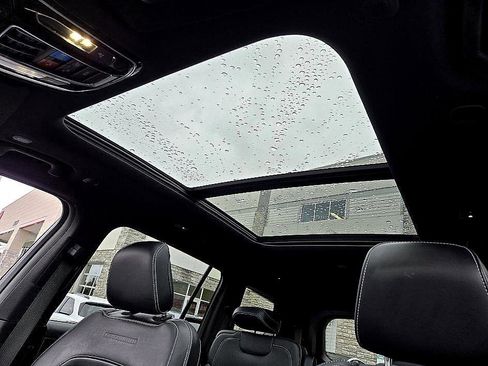 Used 2023 Jeep Grand Cherokee L Overland image 10