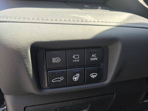 Used 2022 Toyota Highlander Platinum AWD/4WD image 26