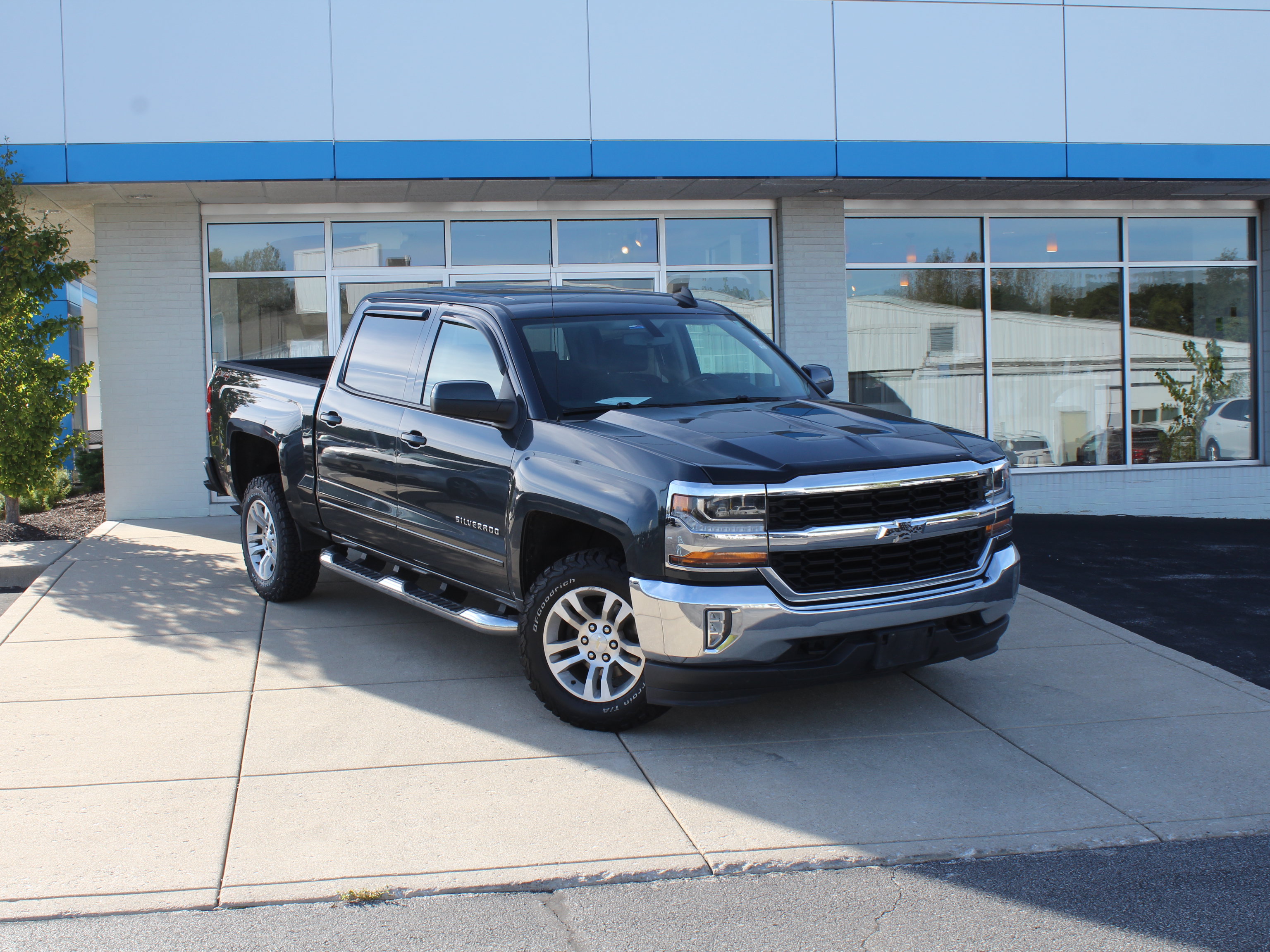 Used 2018 Chevrolet Silverado 1500 LT w/ All Star Edition AWD/4WD image 4