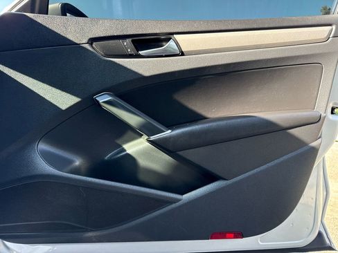 Used 2021 Volkswagen Passat 2.0T SE image 33