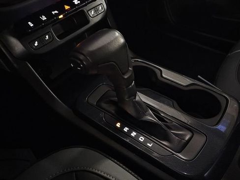 Used 2021 Chevrolet Colorado Z71 w/ Z71 Midnight Edition image 16