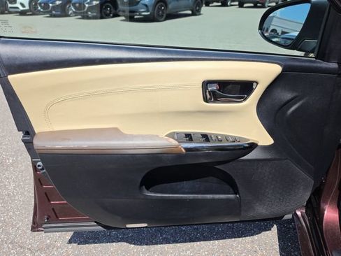 Used 2013 Toyota Avalon XLE Premium FWD image 18