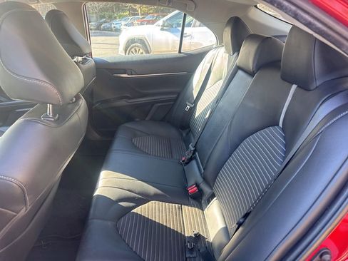 Certified 2019 Toyota Camry SE image 10