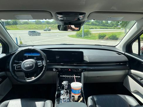Used 2024 Kia Carnival SX FWD image 5